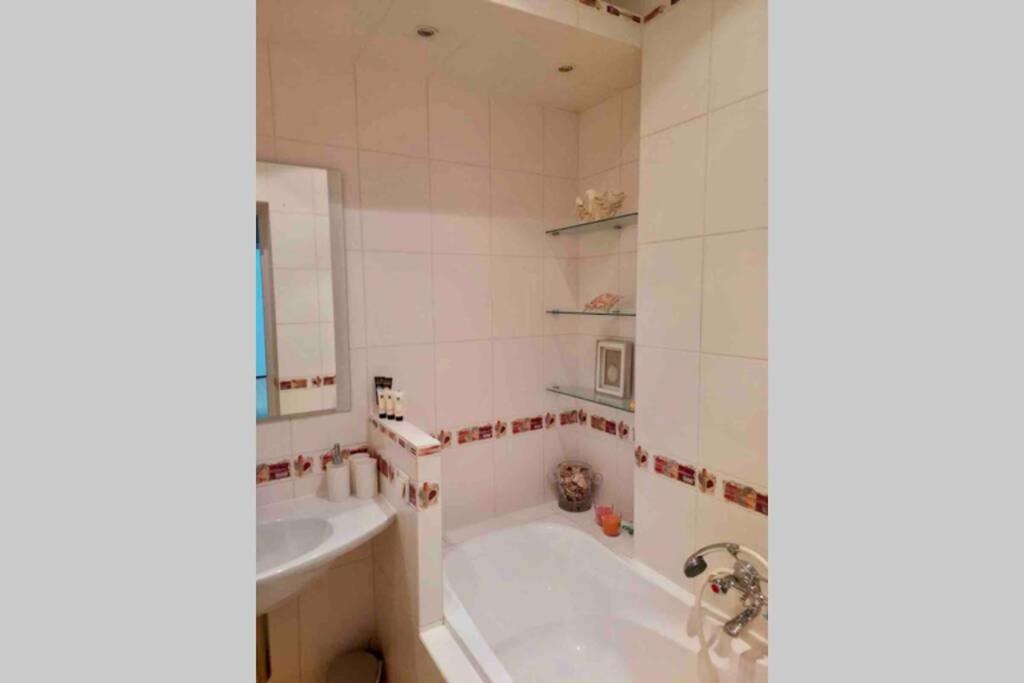 Hidden Gem Garden Apartment Krakow Bagian luar foto