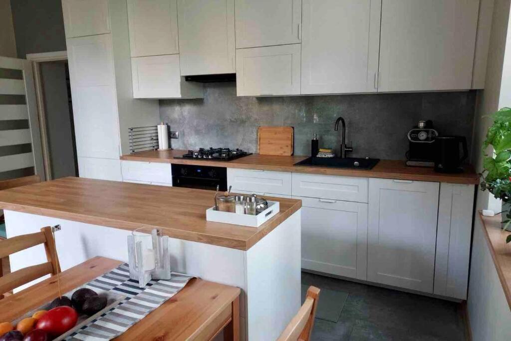 Hidden Gem Garden Apartment Krakow Bagian luar foto