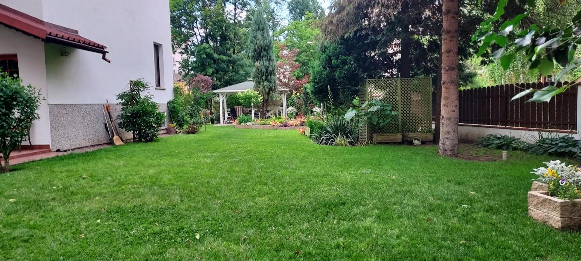 Hidden Gem Garden Apartment Krakow Bagian luar foto